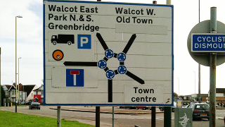 Illustration for article titled The ten weirdest road signs